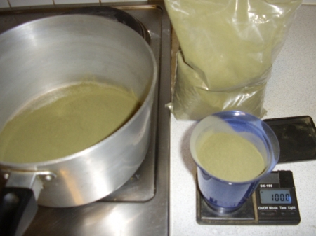 making_kratom_extract_02
